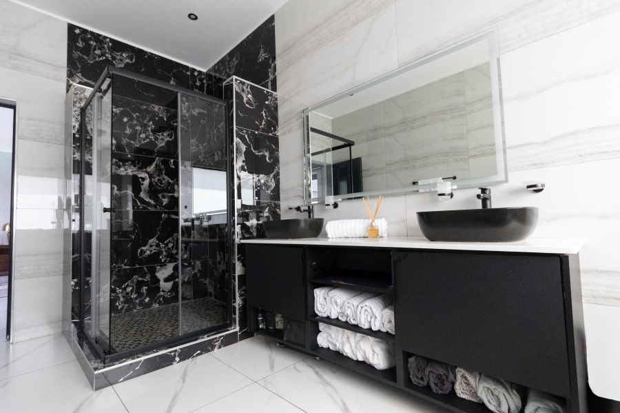 5 Bedroom Property for Sale in Cashan North West